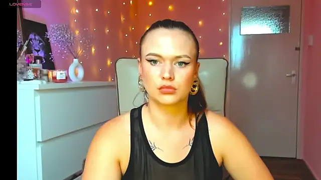 SweetLikaaa online show from June 2026 04:13:02 PM