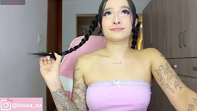 Snapshot of issa_dolly chatting on May 2026 10:17:01 PM issa dolly online show from May 2026 10:17:01 PM