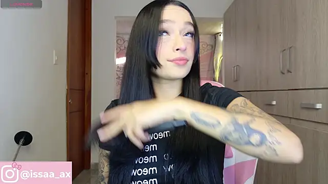 Snapshot of issa_dolly chatting on June 2026 10:11:02 PM issa dolly online show from June 2026 10:11:02 PM