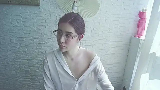 Luna5211 online show from April 2026 06:05:02 AM