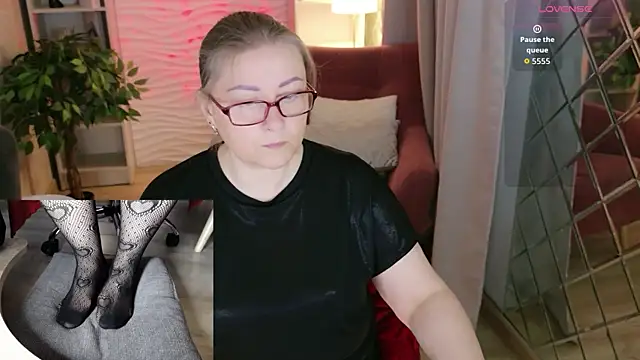 Alexandra Kind online show from May 2026 01:40:01 PM