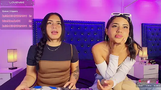 Serena and zoe online show from April 2026 07:49:01 PM