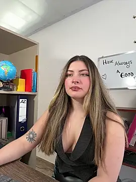 Snapshot of juanitablue chatting on May 2026 07:11:01 PM juanitablue online show from May 2026 07:11:01 PM