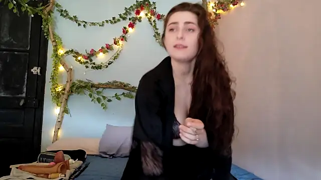 Snapshot of missclochette chatting on May 2026 12:01:02 PM missclochette online show from May 2026 12:01:02 PM