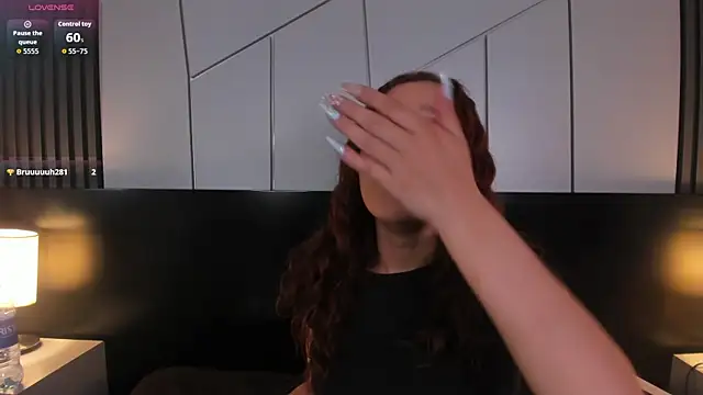 leahluna online show from May 2026 09:10:02 PM