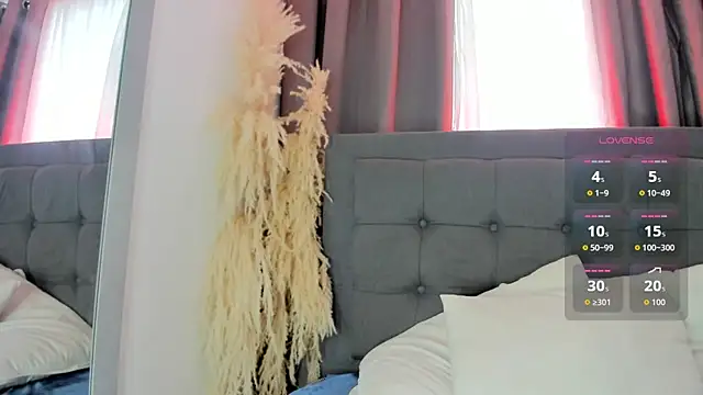 hanna-baker01 online show from May 2026 02:45:01 PM