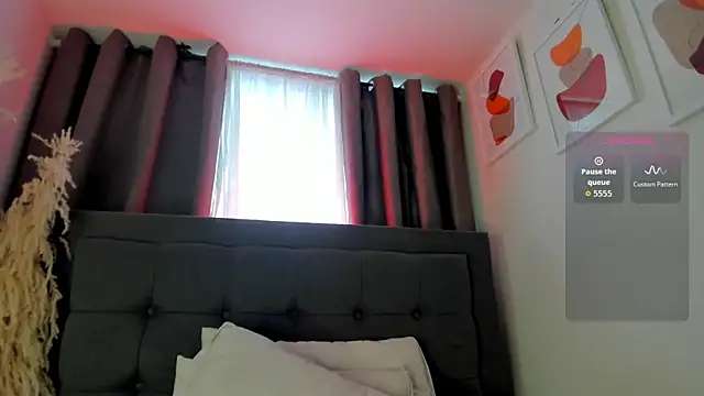 hanna-baker01 online show from May 2026 02:43:01 PM