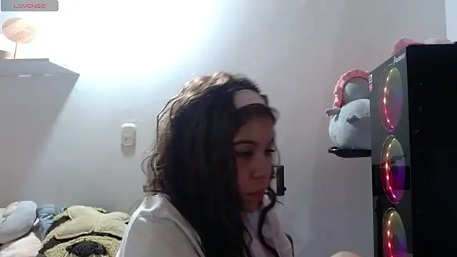 Snapshot of M1la_18 chatting on May 2026 07:24:02 AM M1la 18 online show from May 2026 07:24:02 AM