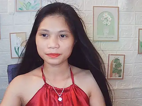 Snapshot of -Lucie-e chatting on May 2026 05:58:02 AM -Lucie-e online show from May 2026 05:58:02 AM