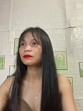 Snapshot of -Lucie-e chatting on May 2026 02:26:01 PM -Lucie-e online show from May 2026 02:26:01 PM