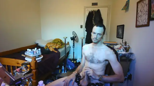 Snapshot of JohnnyMoves chatting on July 2026 10:23:01 PM JohnnyMoves online show from July 2026 10:23:01 PM