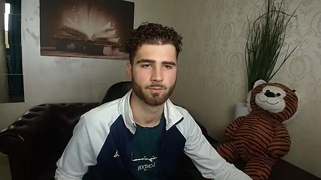 KyloEast online show from May 2026 07:03:02 AM