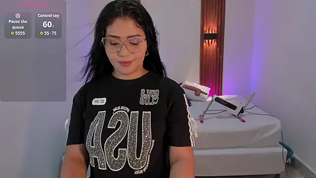 LucyWild8 online show from April 2026 09:16:01 PM