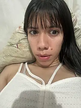 Snapshot of drea-an chatting on June 2026 01:27:01 AM drea-an online show from June 2026 01:27:01 AM