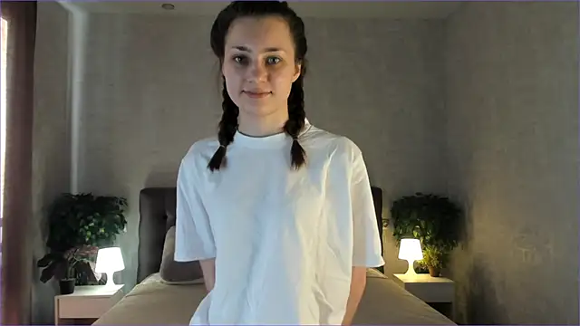 Snapshot of MauriceWireman chatting on May 2026 02:35:01 PM MauriceWireman online show from May 2026 02:35:01 PM