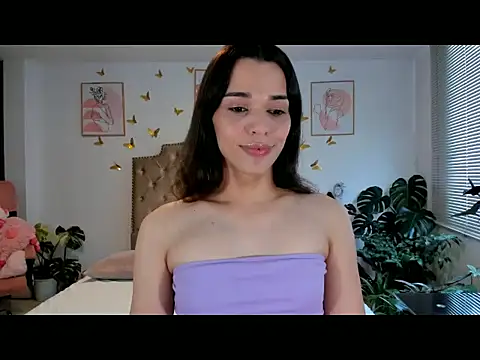 Snapshot of bella_grego chatting on April 2026 06:12:01 PM bella grego online show from April 2026 06:12:01 PM