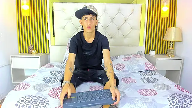 Snapshot of Just18Jake_ chatting on May 2026 12:07:01 AM Just18Jake online show from May 2026 12:07:01 AM