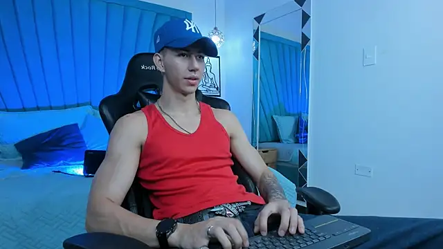 Snapshot of OliverThompsonJS chatting on April 2026 03:13:02 AM OliverThompsonJS online show from April 2026 03:13:02 AM