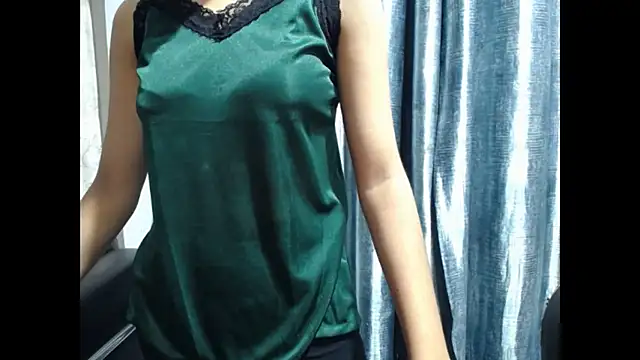 Snapshot of Rasha_ chatting on May 2026 05:51:01 PM Rasha online show from May 2026 05:51:01 PM