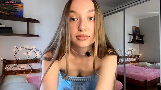 Snapshot of LessieKeisker chatting on May 2026 10:22:02 AM LessieKeisker online show from May 2026 10:22:02 AM