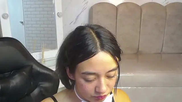 Snapshot of Little_Samy_v chatting on May 2026 01:33:01 AM Little Samy v online show from May 2026 01:33:01 AM