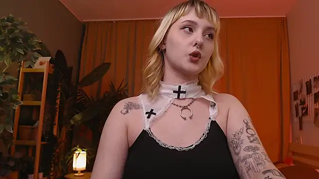 Emma Thomps online show from May 2026 02:45:01 PM