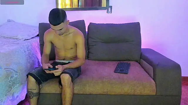 Teo Rave online show from May 2026 04:45:01 PM
