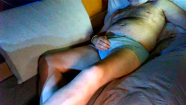 Snapshot of bearotto123 chatting on June 2026 10:08:01 PM bearotto123 online show from June 2026 10:08:01 PM