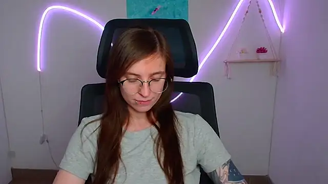 Snapshot of Luna_Tantra chatting on May 2026 12:33:02 PM Luna Tantra online show from May 2026 12:33:02 PM
