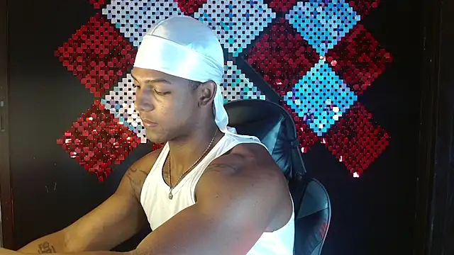 zoriel bigcock online show from April 2026 12:11:02 PM