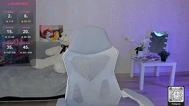 LinnLove online show from May 2026 07:04:01 AM