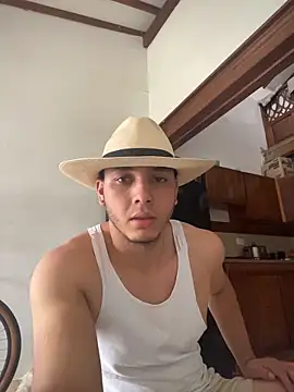 Snapshot of Maxx_valiant chatting on August 2026 06:32:02 PM Maxx valiant online show from August 2026 06:32:02 PM