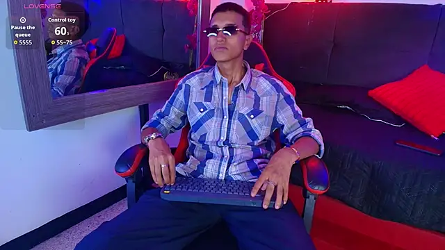 Snapshot of Alan_Colthon chatting on May 2026 03:45:02 AM Alan Colthon online show from May 2026 03:45:02 AM