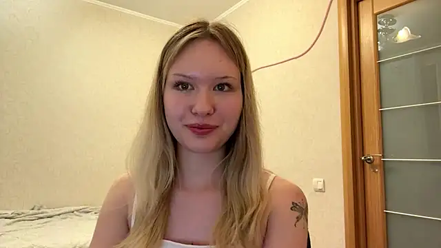 Snapshot of HoneyBlink chatting on May 2026 03:17:01 PM HoneyBlink online show from May 2026 03:17:01 PM