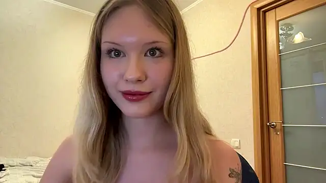 Snapshot of HoneyBlink chatting on May 2026 02:11:02 PM HoneyBlink online show from May 2026 02:11:02 PM