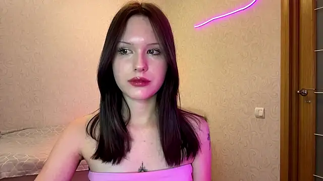 Snapshot of HoneyBlink chatting on May 2026 02:14:01 PM HoneyBlink online show from May 2026 02:14:01 PM