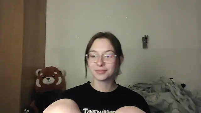 Snapshot of JuicyErika chatting on May 2026 10:37:01 PM JuicyErika online show from May 2026 10:37:01 PM