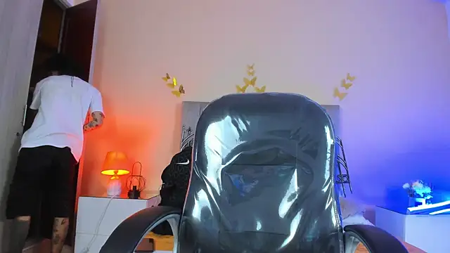 Vergil Noir  online show from May 2026 04:09:02 AM