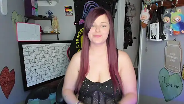 Snapshot of DelilaFields2 chatting on June 2026 06:08:01 PM DelilaFields2 online show from June 2026 06:08:01 PM
