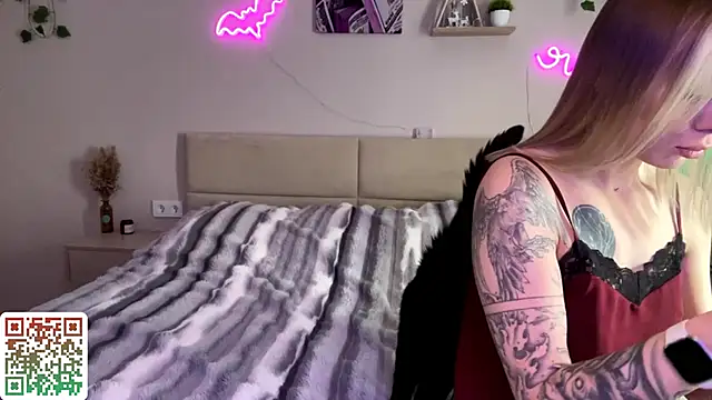 Snapshot of CandyRass chatting on May 2026 01:27:02 PM CandyRass online show from May 2026 01:27:02 PM