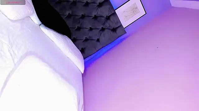 CALLMEATENEA online show from May 2026 04:32:01 AM