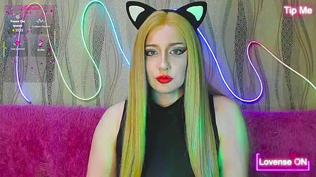 Snapshot of TheRoseSweet chatting on May 2026 08:06:02 PM TheRoseSweet online show from May 2026 08:06:02 PM