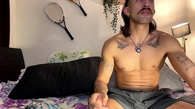Snapshot of Aaron_wheel chatting on July 2026 01:18:01 AM Aaron wheel online show from July 2026 01:18:01 AM