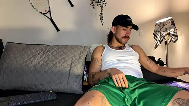Snapshot of Aaron_wheel chatting on July 2026 11:52:02 PM Aaron wheel online show from July 2026 11:52:02 PM