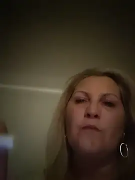 Divineblond online show from November 2025 08:43:01 PM