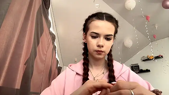 Snapshot of JoellaGrode chatting on May 2026 05:18:01 PM JoellaGrode online show from May 2026 05:18:01 PM