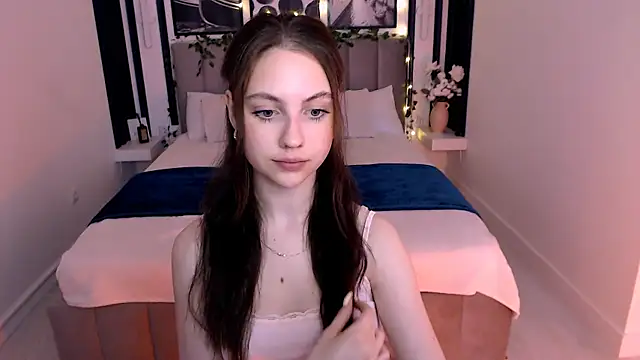 Snapshot of _AliceWells chatting on July 2026 07:23:02 AM AliceWells online show from July 2026 07:23:02 AM