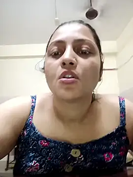Snapshot of Aayaat__ chatting on May 2026 06:31:02 AM Aayaat online show from May 2026 06:31:02 AM