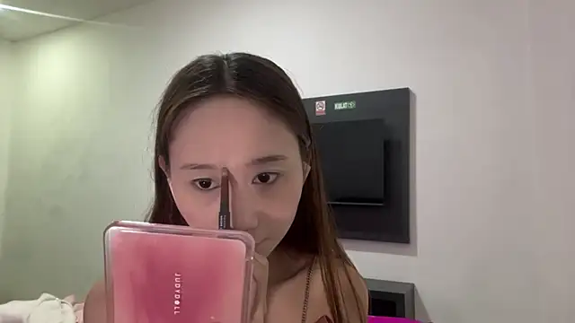 RuthWeinraub online show from May 2026 09:15:01 AM