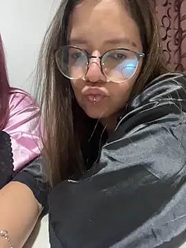 Snapshot of SamyandAllison chatting on May 2026 01:56:01 AM SamyandAllison online show from May 2026 01:56:01 AM